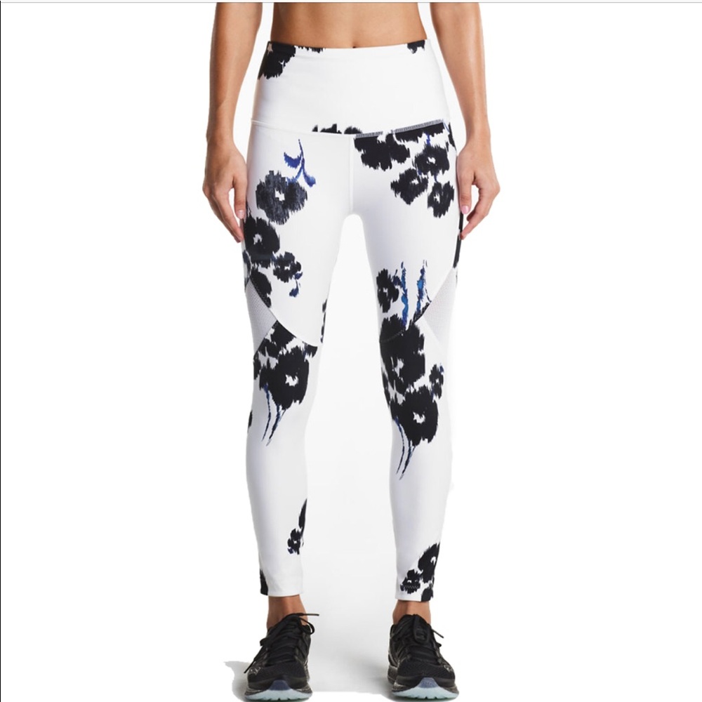HP! Saucony White&Black Life On The Run Luxe Crop